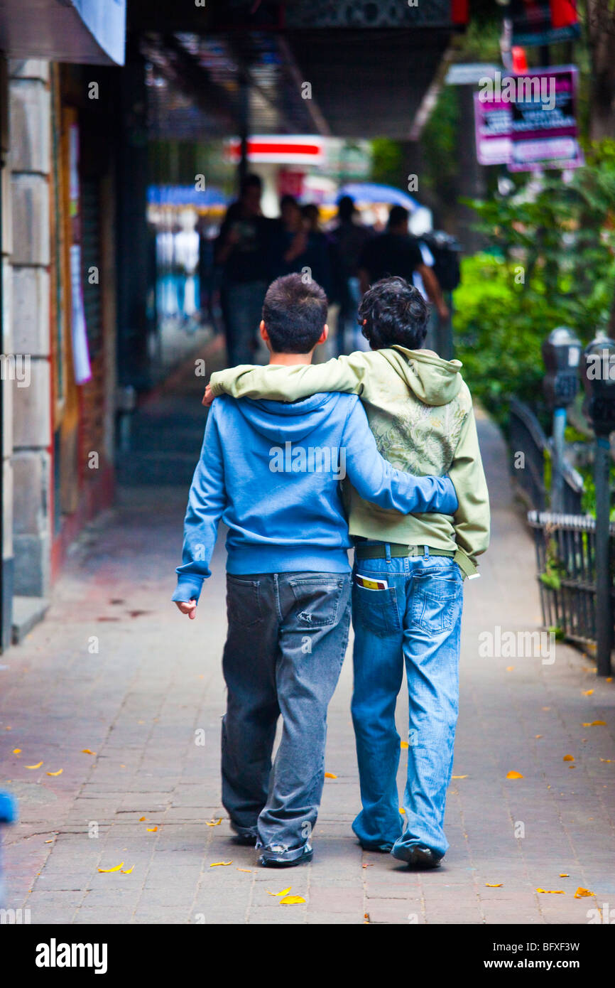 Young gay couple in the Zona Rosa in Mexico City Stock Photo