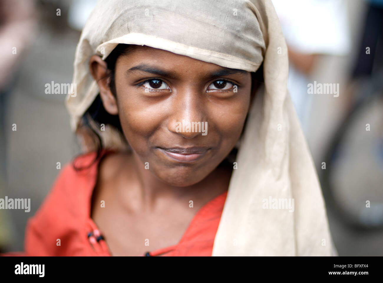 The striking face of an Indian girl in the slums of Surat, Gujart, India Stock Photo