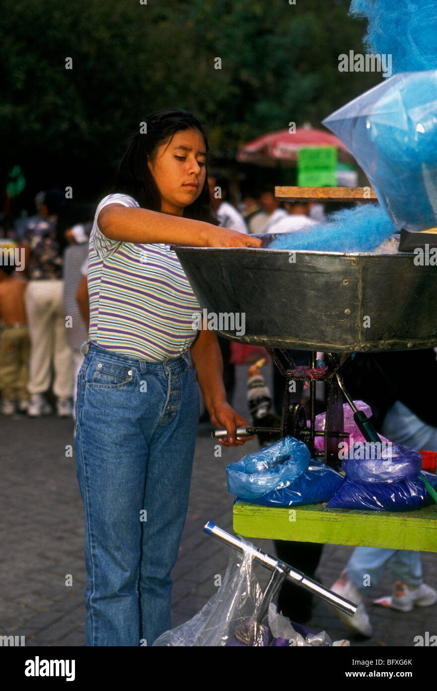 Mexicans, Mexican woman, young adult 