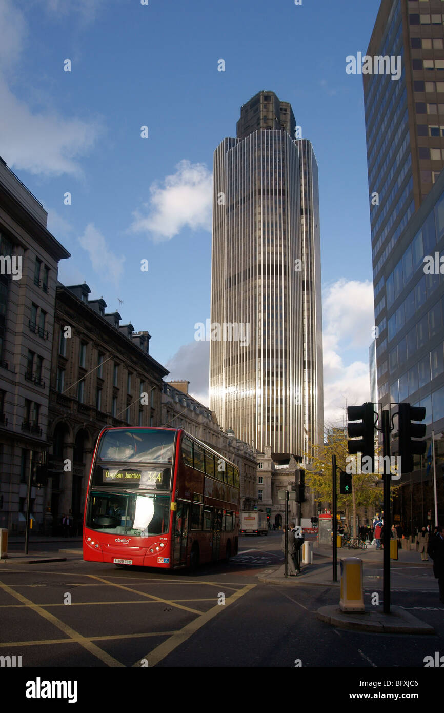 Tower 42, Formerly the Natwest Tower, in the city of London financial district Stock Photo