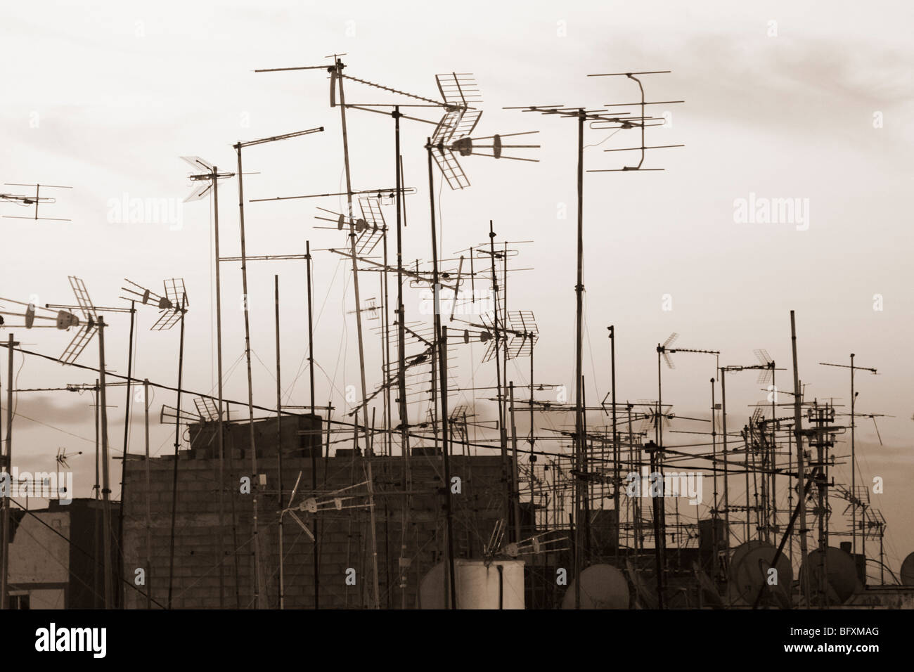 Aerials on roof of house hi-res stock photography and images - Alamy