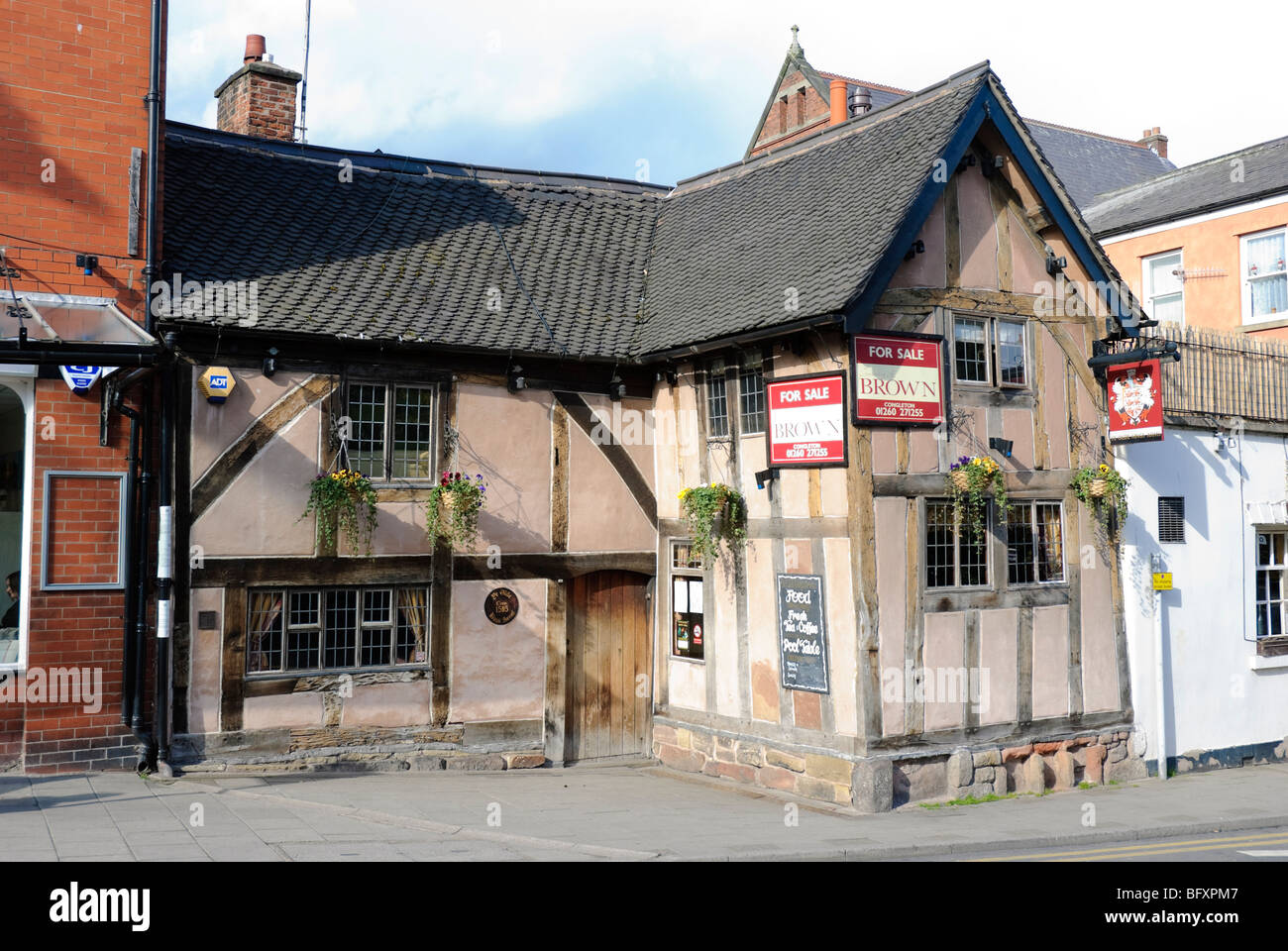 Ye Olde Kings Arms, an original tudor-era pub in Congleton, Cheshire, England, UK. Timber framed building, timber framed Stock Photo