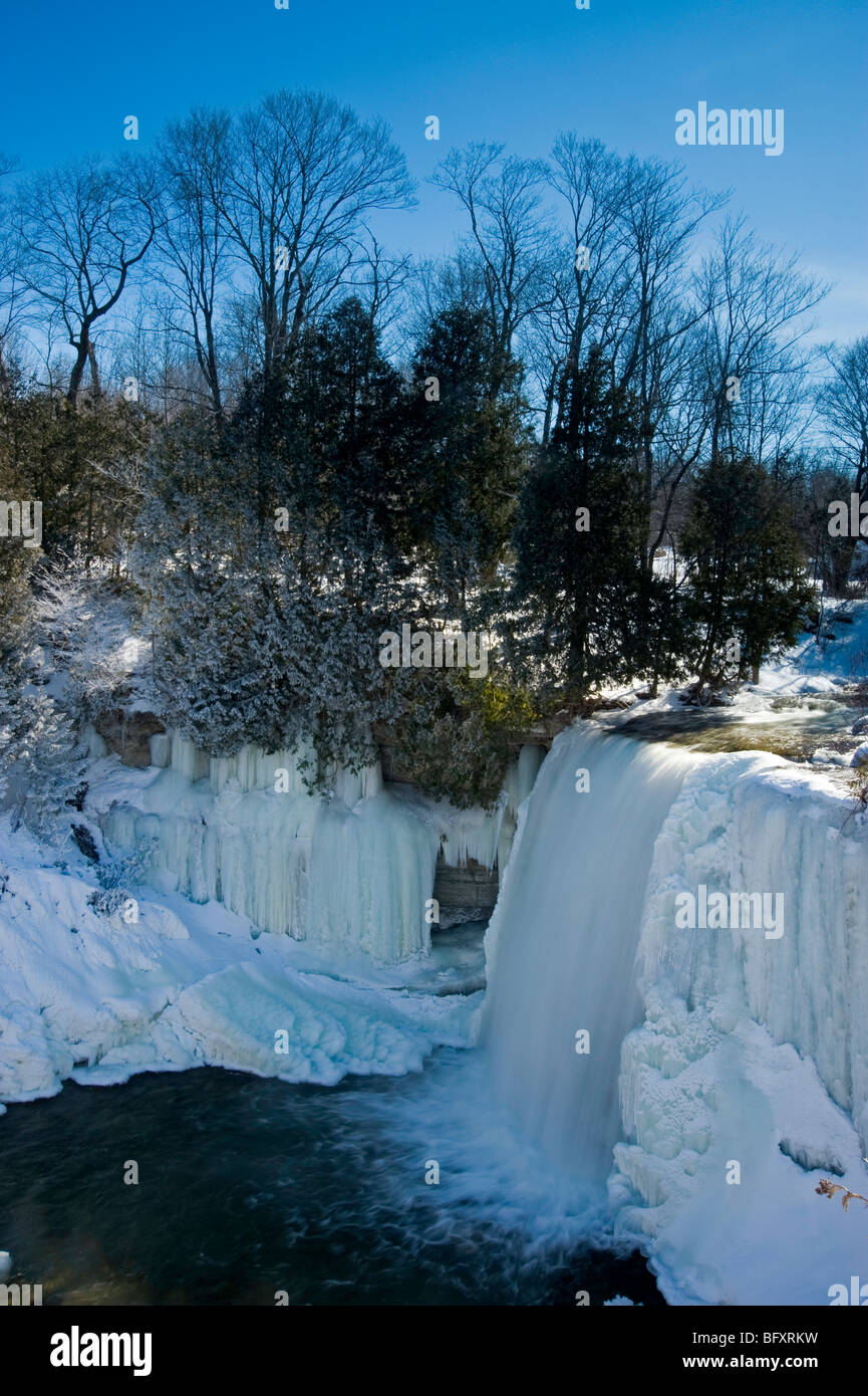 Bridal Veil Falls With Ice And Frost From Upper Viewpoint Kagawong Stock Photo Alamy
