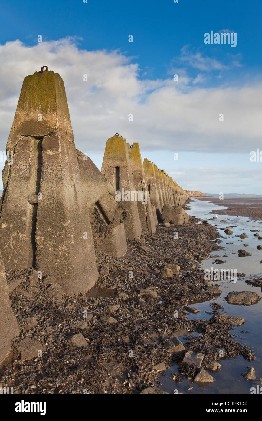 Concrete pylons hires stock photography and images Alamy