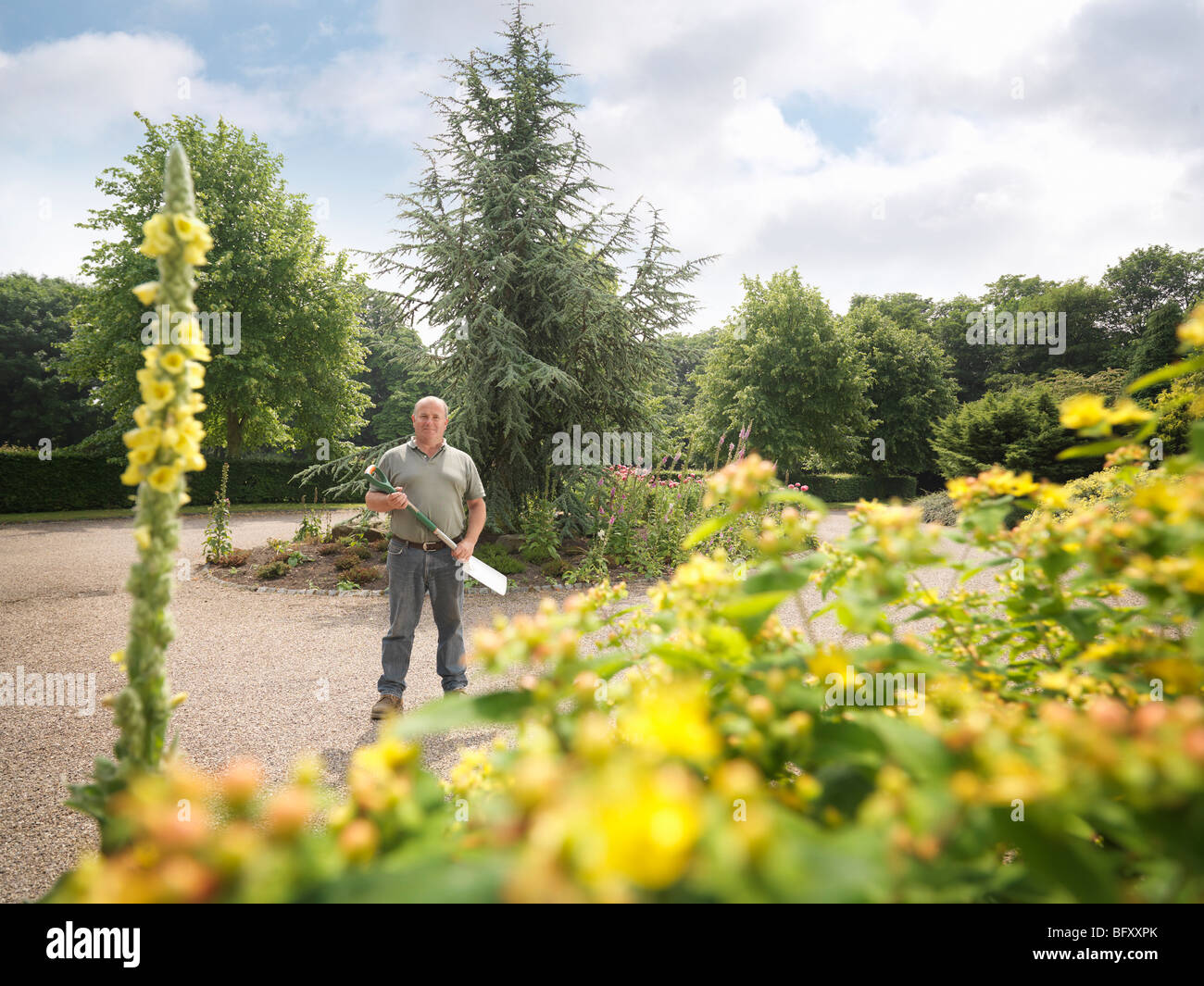 Spade garden hires stock photography and images Alamy
