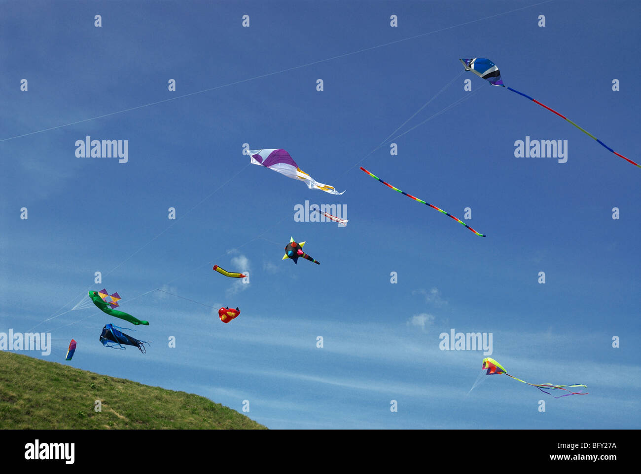 Kites flying hires stock photography and images Alamy