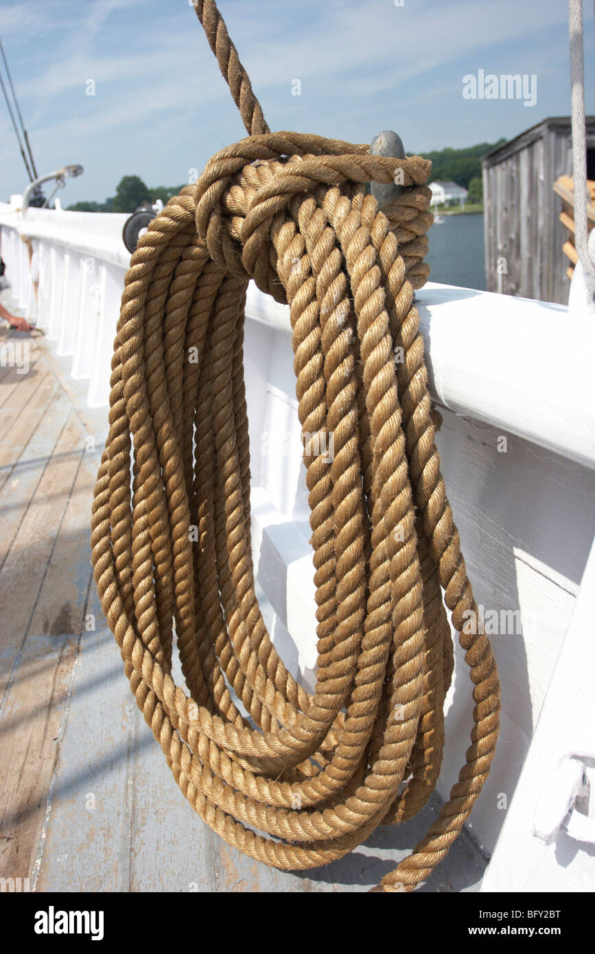 Ropes and rigging on old sailing ships Stock Photo - Alamy