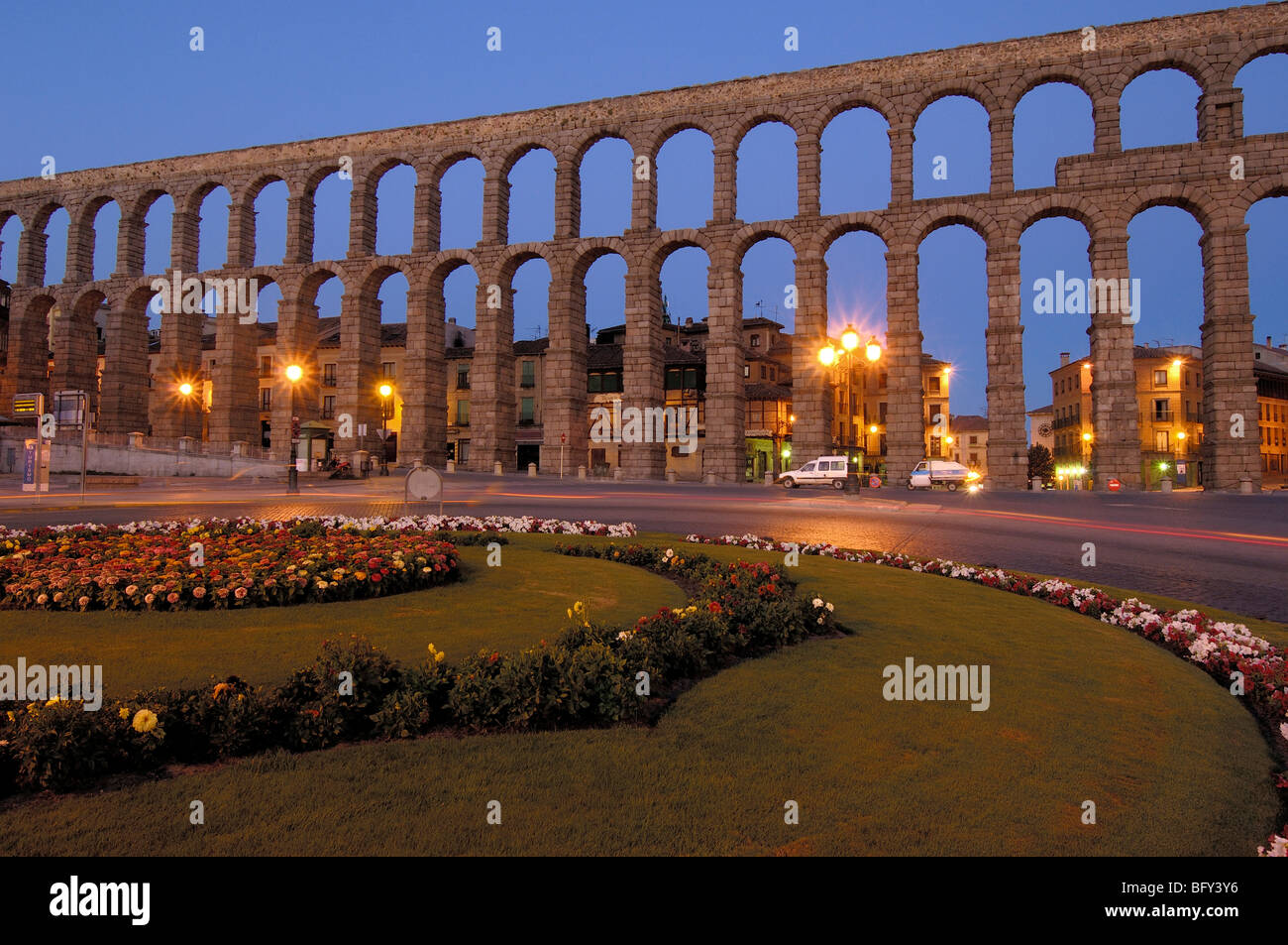 Roman aqueduct at night, Segovia. Castilla-León, Spain Stock Photo - Alamy