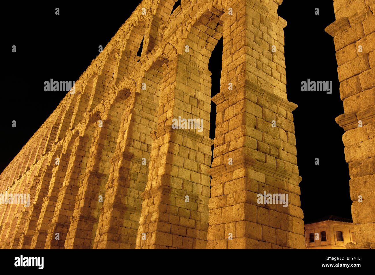 Roman aqueduct at night, Segovia. Castilla-León, Spain Stock Photo - Alamy