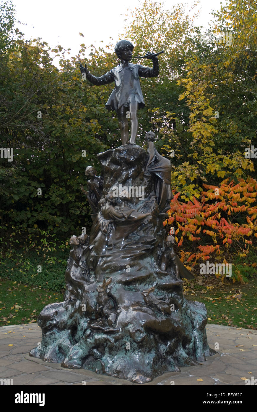 Peter Pan Statue, Kensington Gardens, London UK Stock ...