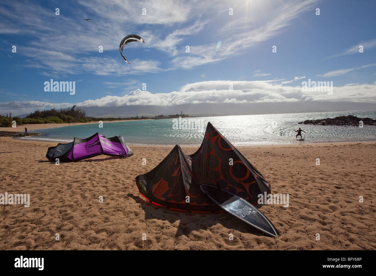 Kiteboarding, Kite Beach, Kanaha Beach, Maui, hawaii Stock Photo Alamy