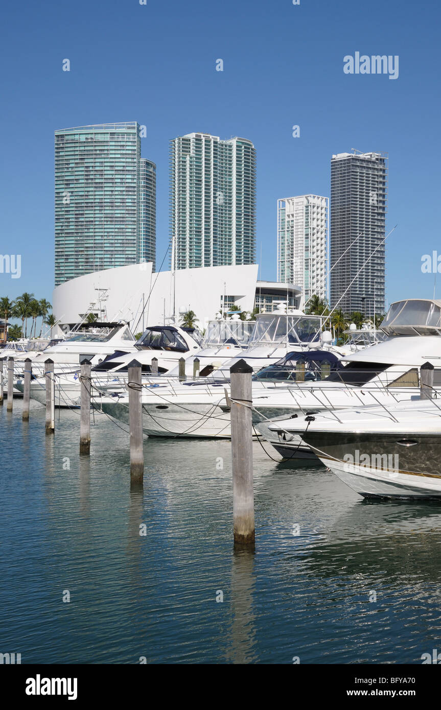 Boats at Miami Bayside Marina, Florida Stock Photo Alamy