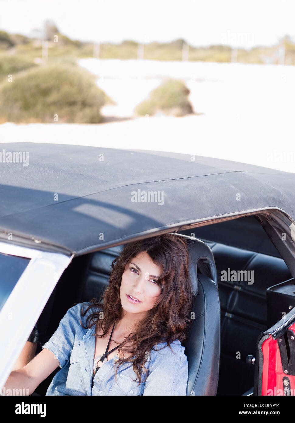 Car front outside hi-res stock photography and images - Alamy