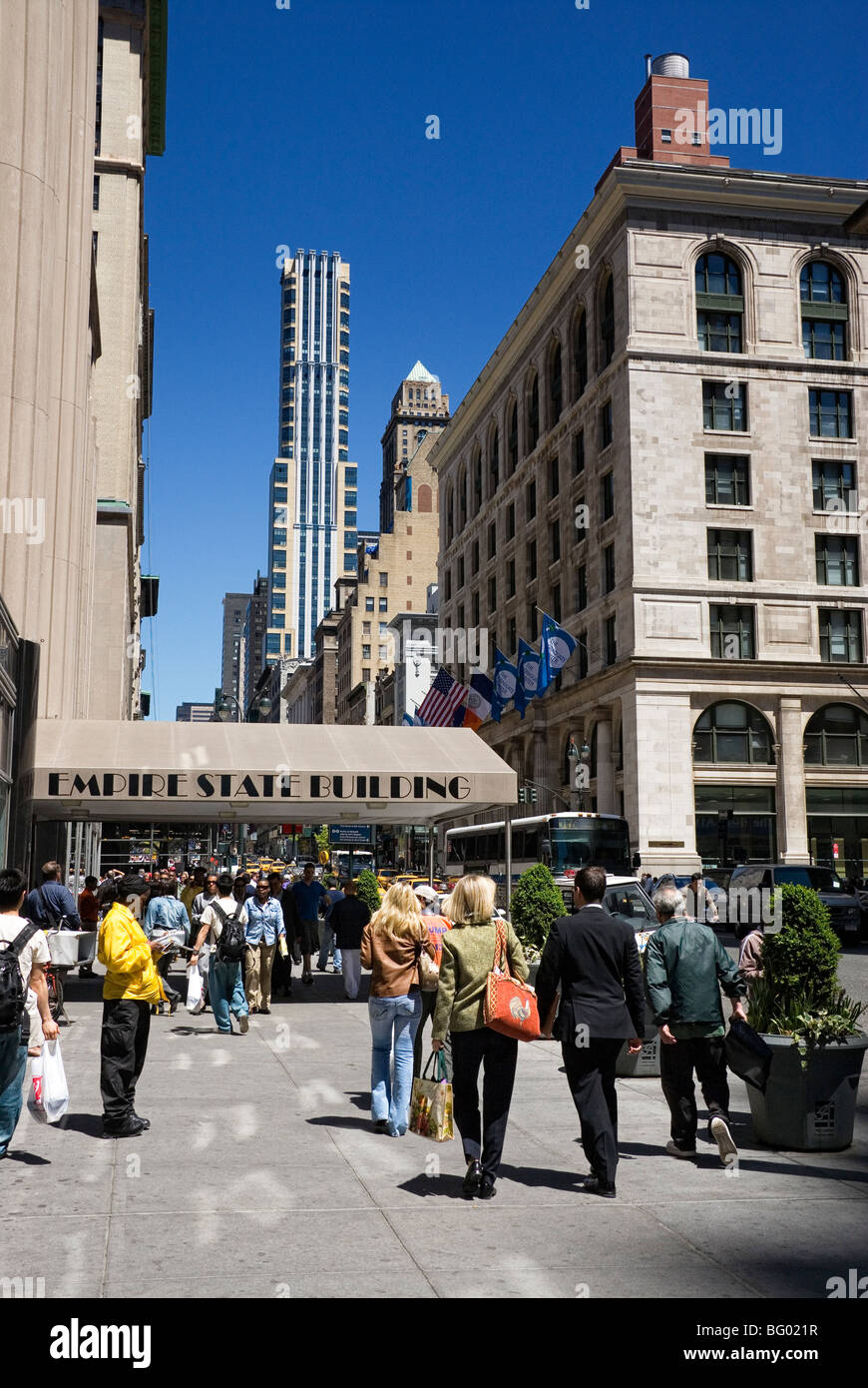 Fifth Ave, 5th Ave Manhattan, Empire State Building New York City, New York, USA Stock Photo