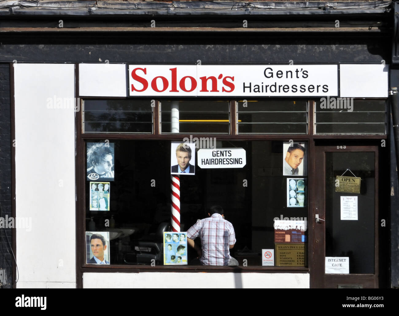 Gents hairdresser hires stock photography and images Alamy
