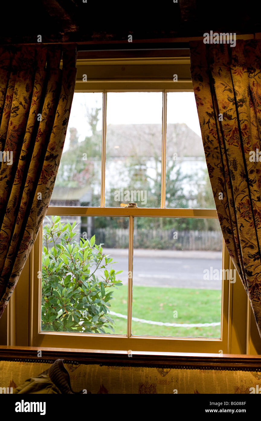 Sash window curtains hires stock photography and images Alamy
