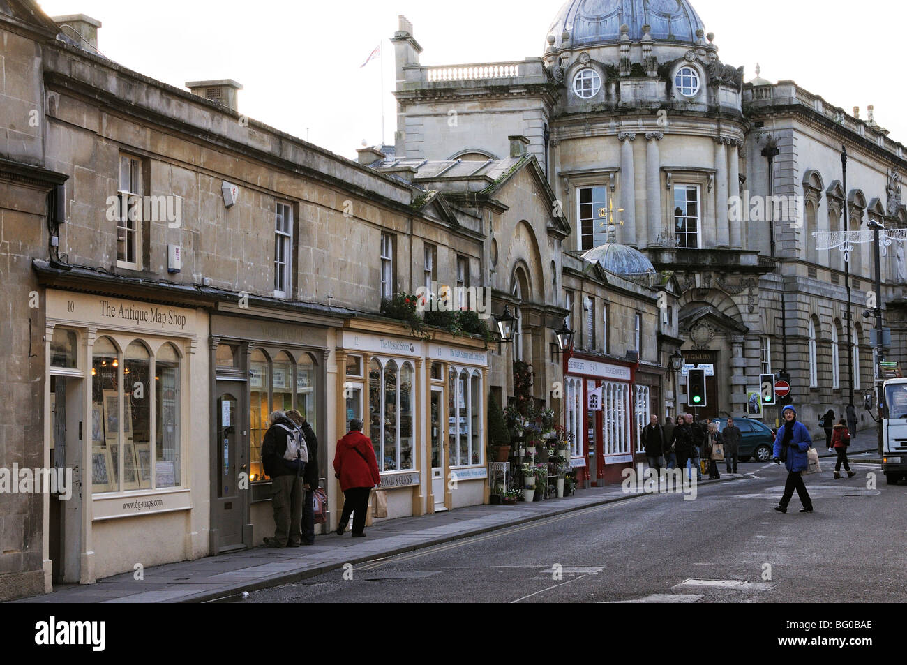 Shops on Pulteney Bridge in Bath city centre Somerset England Stock
