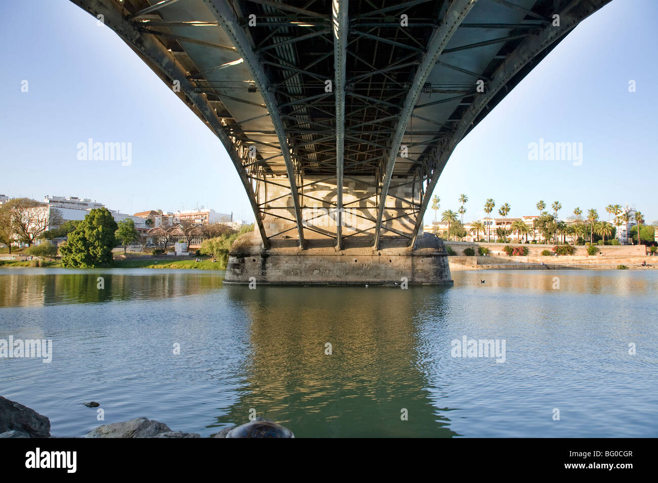 Puente de triana sevilla hi-res stock photography and images - Alamy