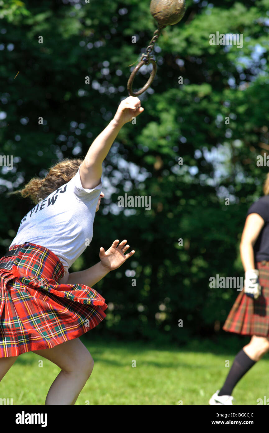 Women competing in the Scottish heavy events at Fredericton Highland Games Stock Photo