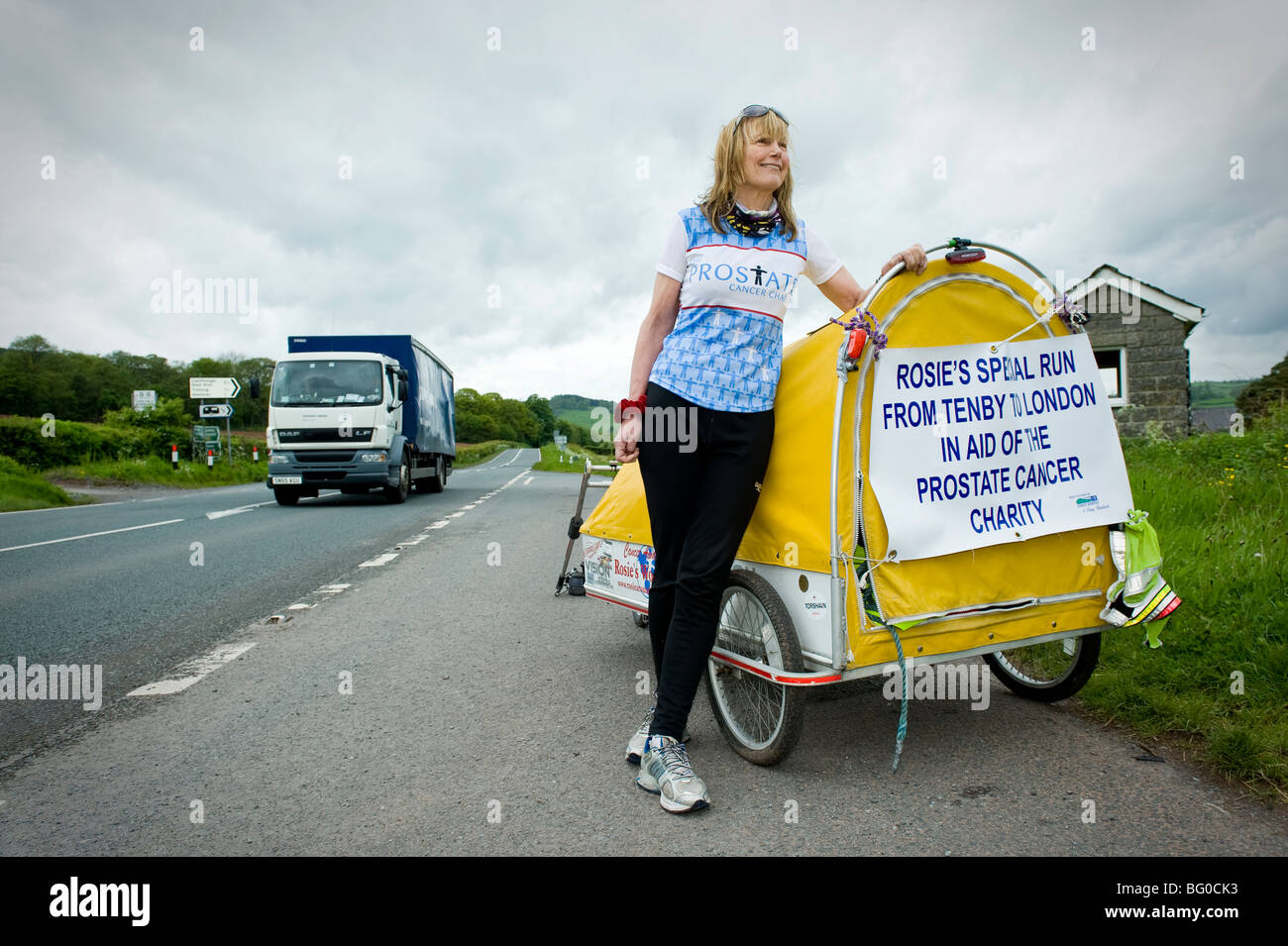 Rosie Swale-Pope MBE completed a five year around the world run raising  money for Charity. Pictured running from Tenby to London Stock Photo - Alamy