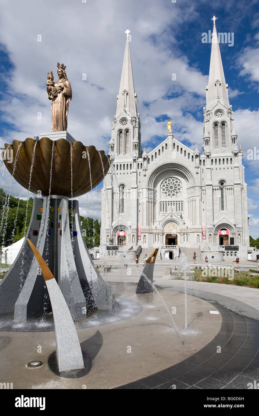 Fountain with a statue of St Anne and the Virgin Mary as a child, basilica of SteAnnede