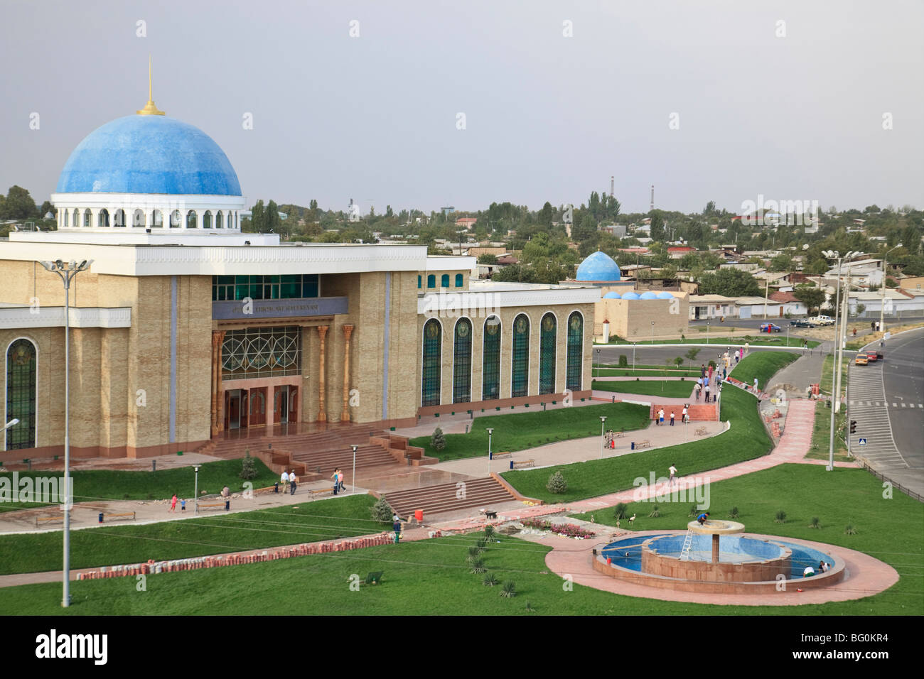 Rus Internet mobil porno Avtomobil kapotidagi jinsiy aloqa fantaziyalari