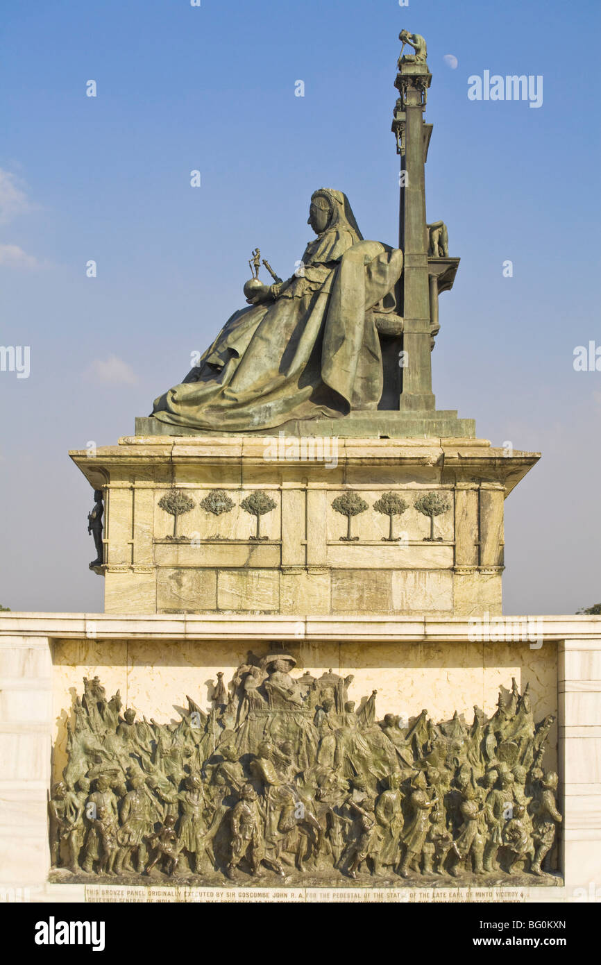 Statue of Queen Victoria on throne wearing Star of India, Victoria