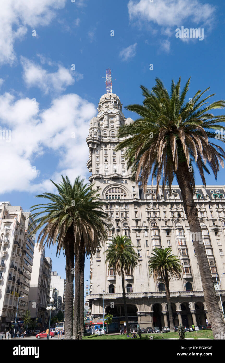 Palacio Salvo, on east side of Plaza Independencia (Independence Square), Montevideo, Uruguay, South America Stock Photo