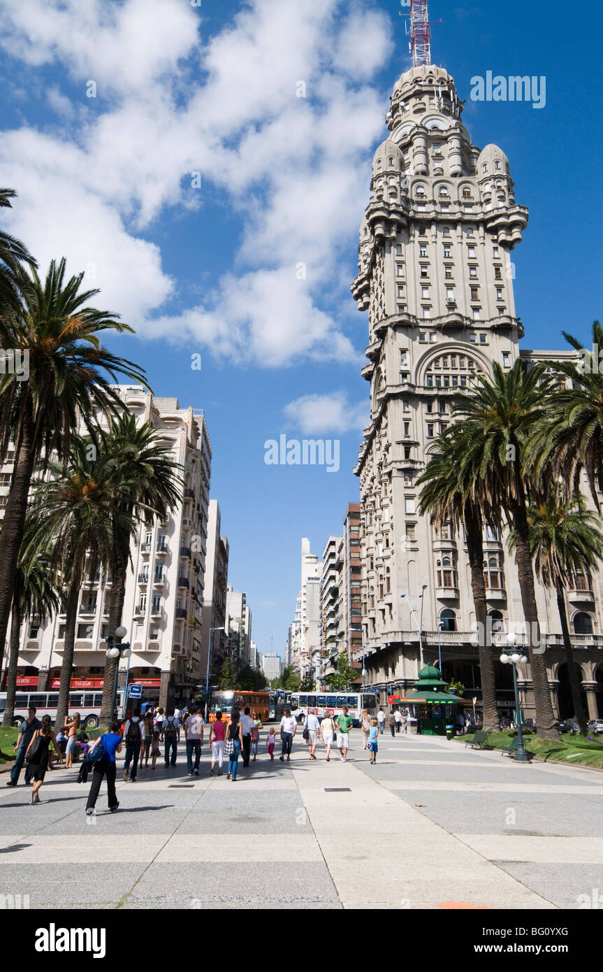 Palacio Salvo, on east side of Plaza Independencia (Independence Square), Montevideo, Uruguay, South America Stock Photo