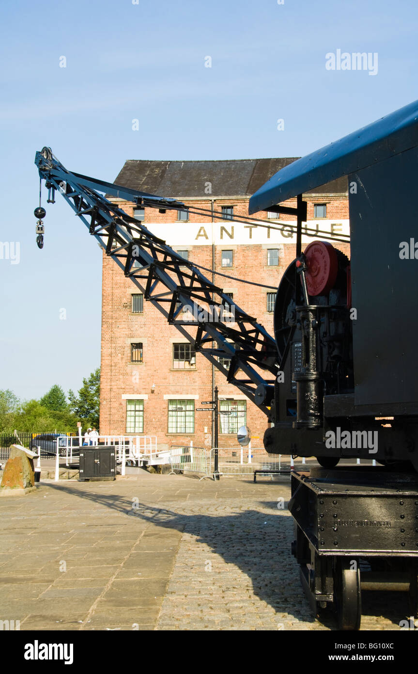 Steam crane at Gloucester historic dockyard Stock Photo Alamy