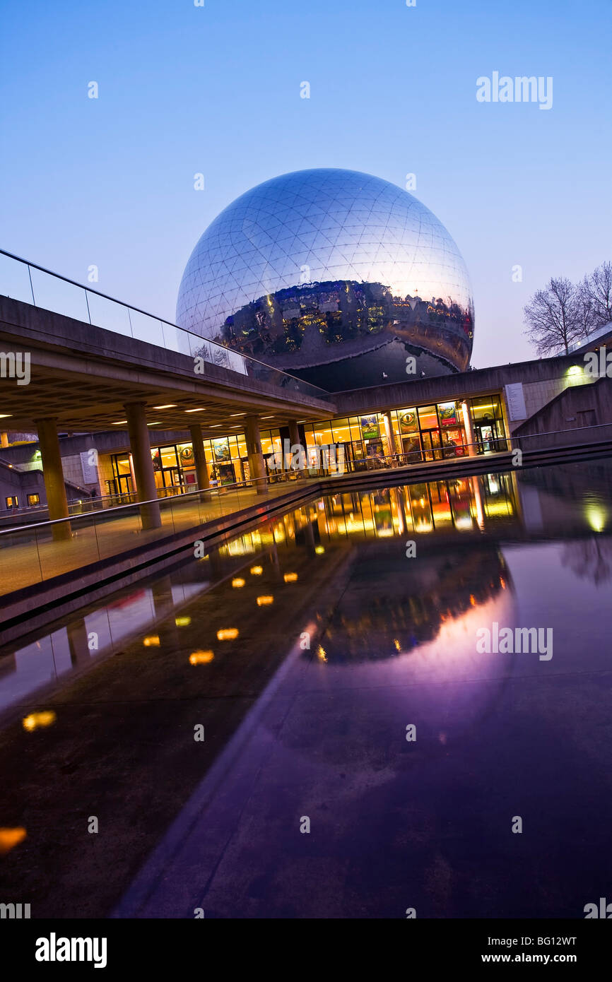 LA GEODE, PARC DE LA VILLETTE, PARIS Stock Photo