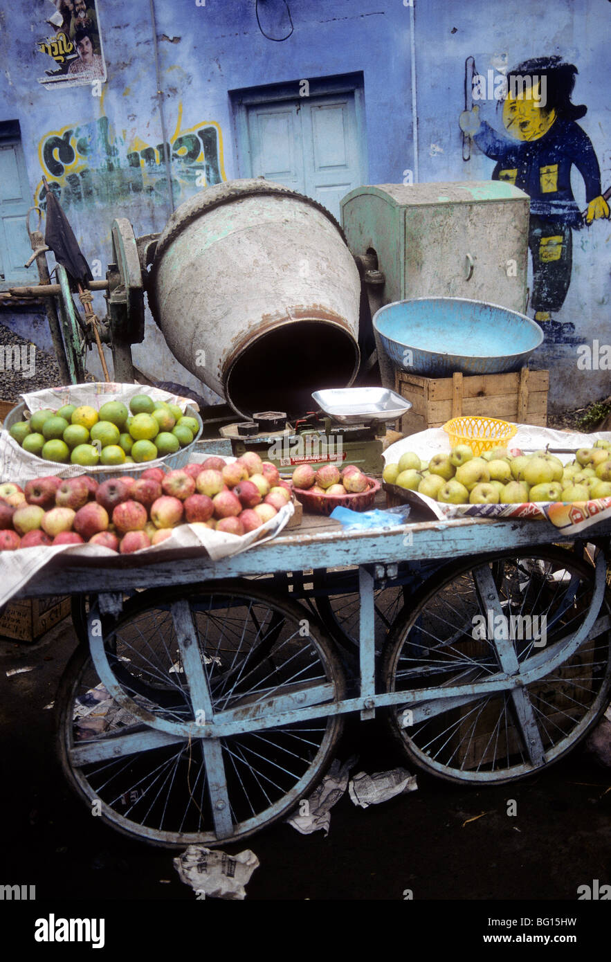 Cement mixer drink hires stock photography and images Alamy