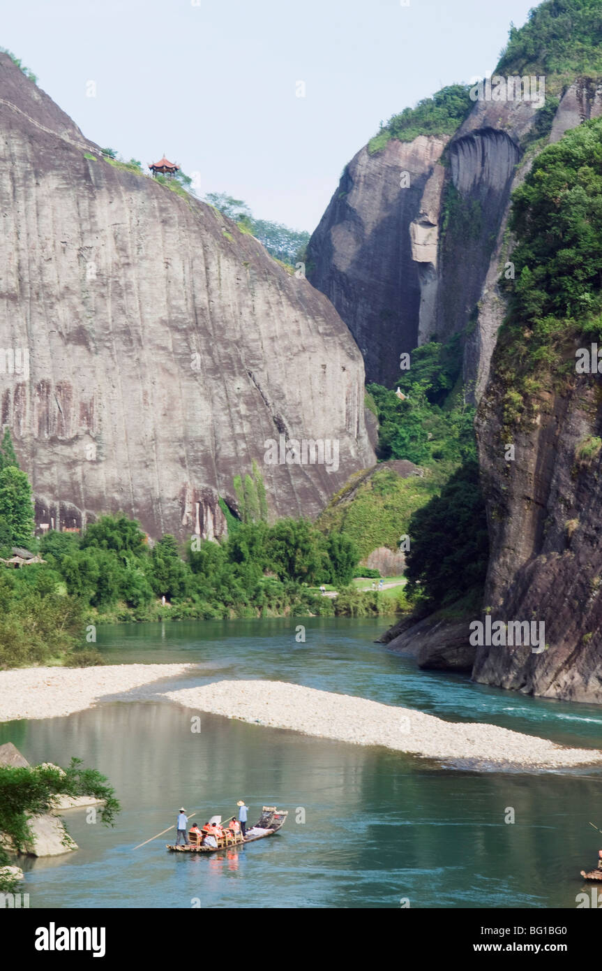 Bamboo river rafting at Tianyou Feng Heavenly Tour Peak in Mount Wuyi ...