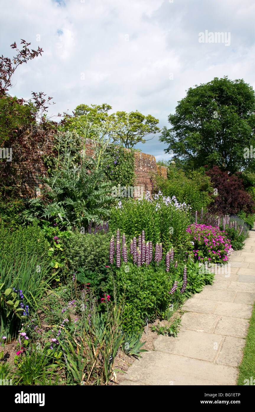 Garden design herbaceous border hi-res stock photography and images - Alamy