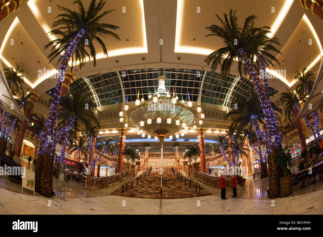 UK, England, Manchester, Trafford Centre shopping mall, Orient Great