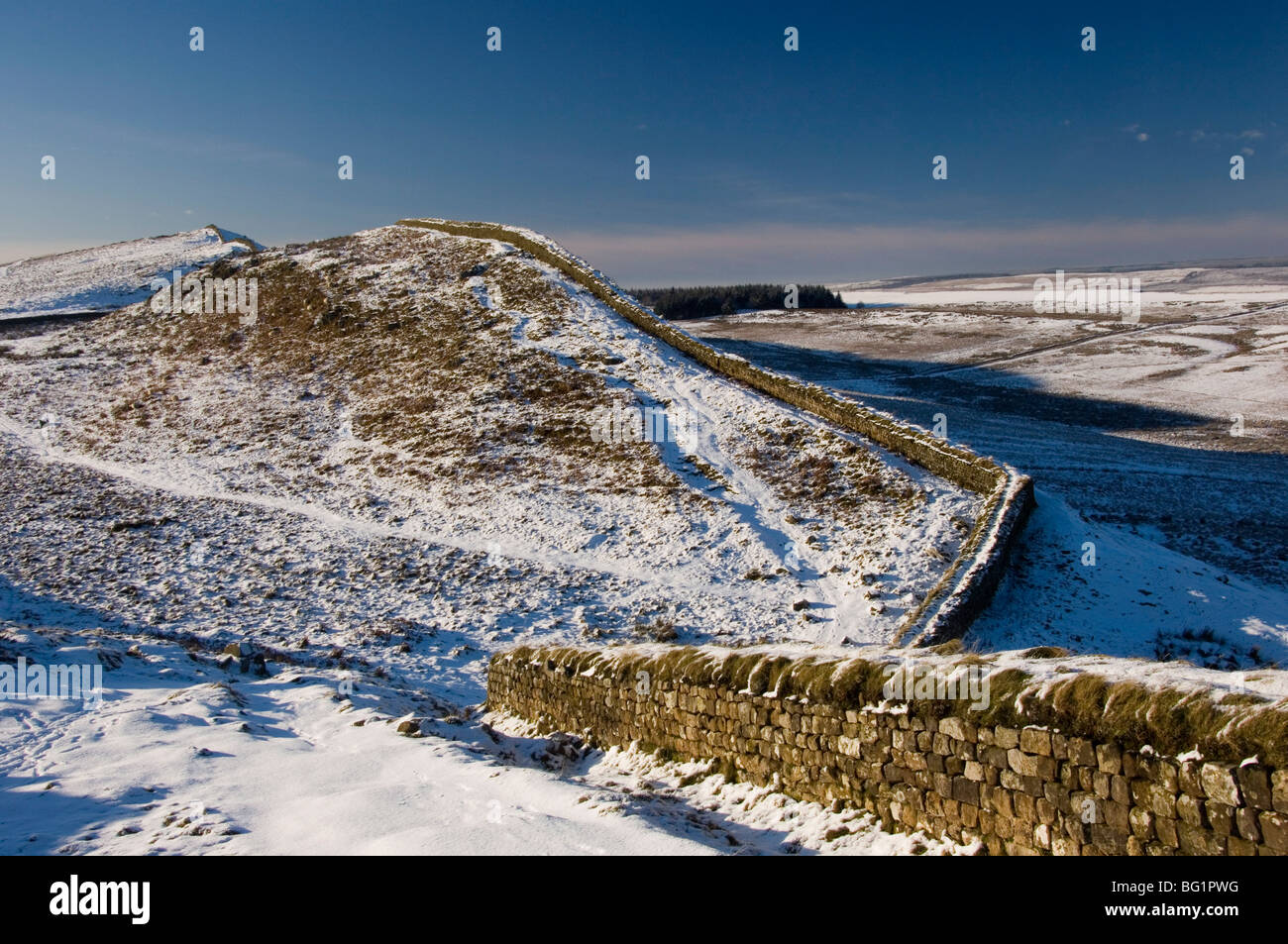 Looking west near Housteads Fort, Hadrians Wall, UNESCO World Heritage Site, Northumbria, England, United Kingdom, Europe Stock Photo