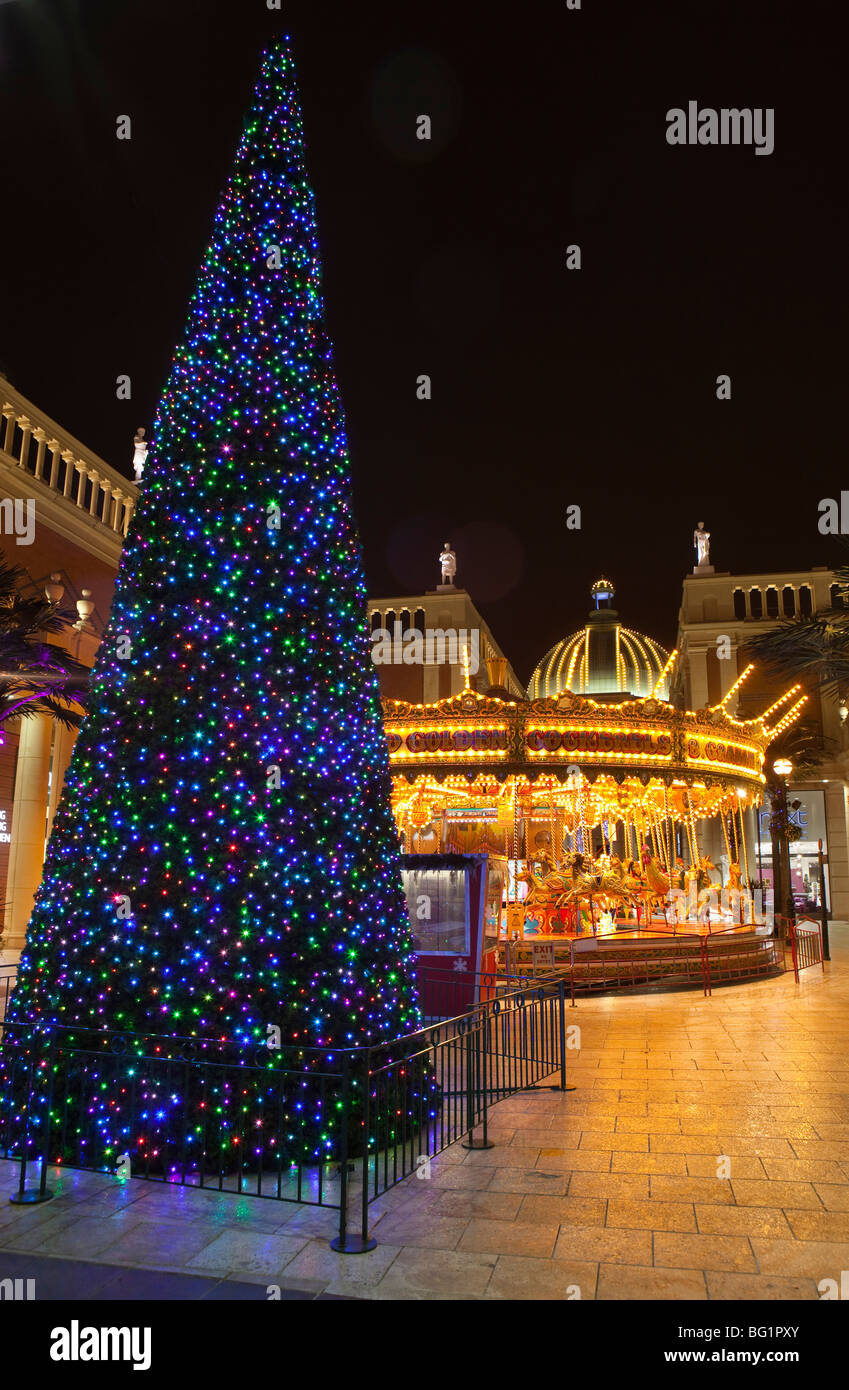 UK, England, Manchester, Trafford Centre shopping mall, Barton Square