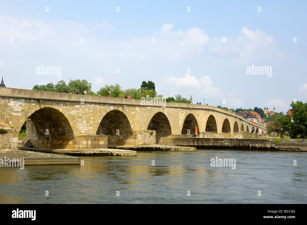 Stone Bridge (Steinerne Brucke), Regensburg, UNESCO World Heritage Site, Bavaria, Germany, Europe Stock Photo