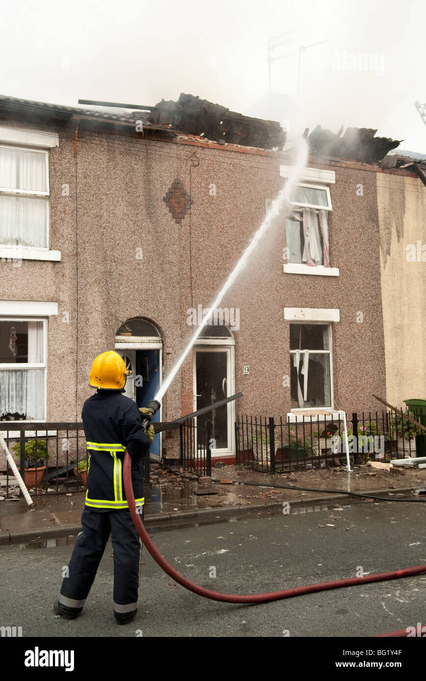 House fire and Gas Explosion in terraced house Stock Photo - Alamy