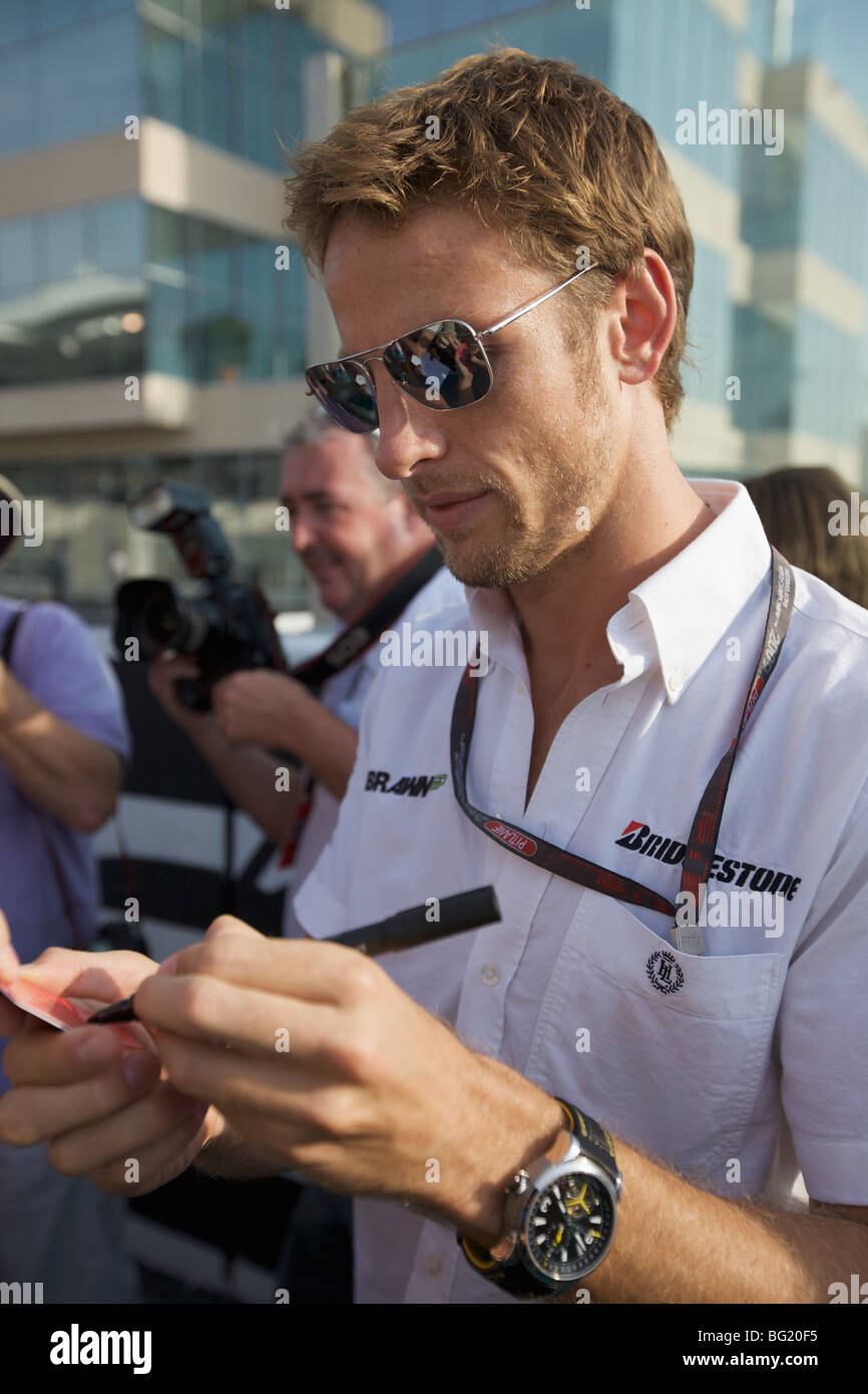'Jenson Button' of Brawn Racing signing autographs at Abu Dhabi Formula 1 Grand Prix  at Yas Marina 2009 Stock Photo