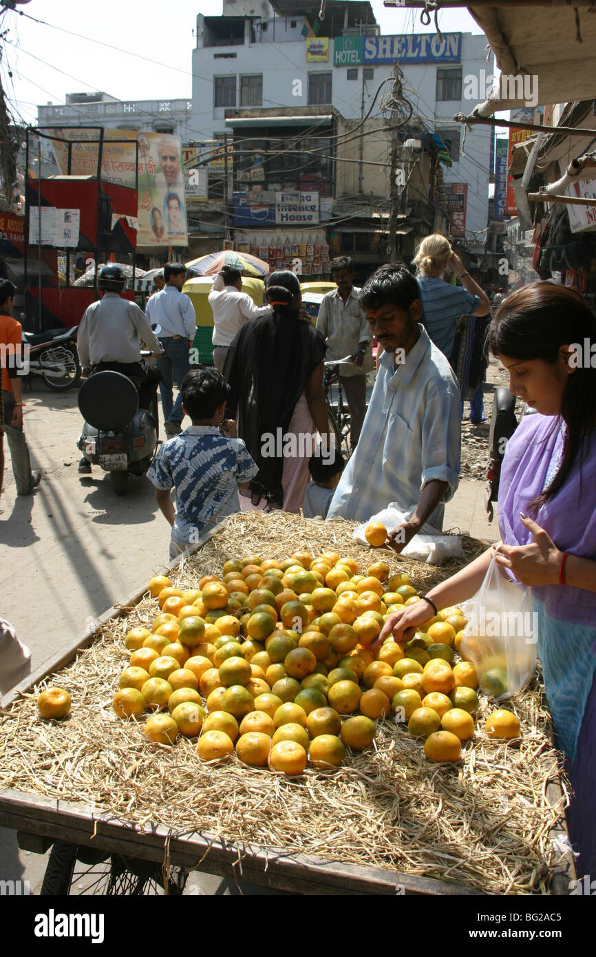 Fruit sellers in Delhi Stock Photo Alamy