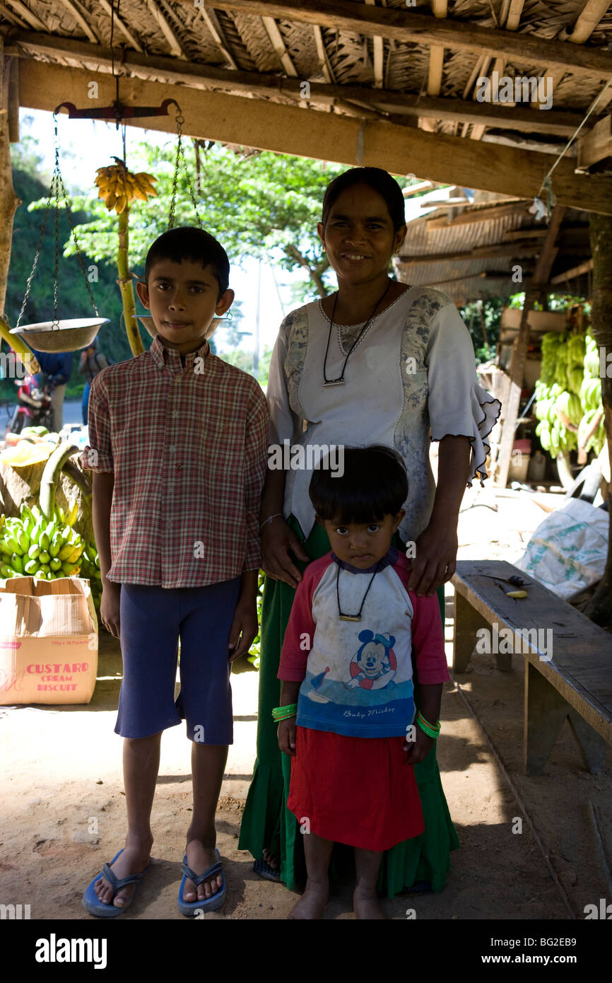 Sri lankan family hi-res stock photography and images - Alamy
