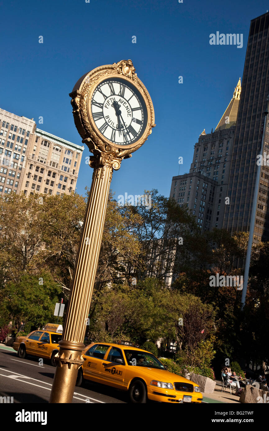 Sidewalk Clock, Madison Square Park, NYC Stock Photo Alamy