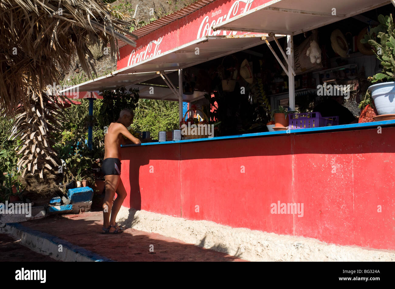 Man beach bar hi-res stock photography and images - Alamy