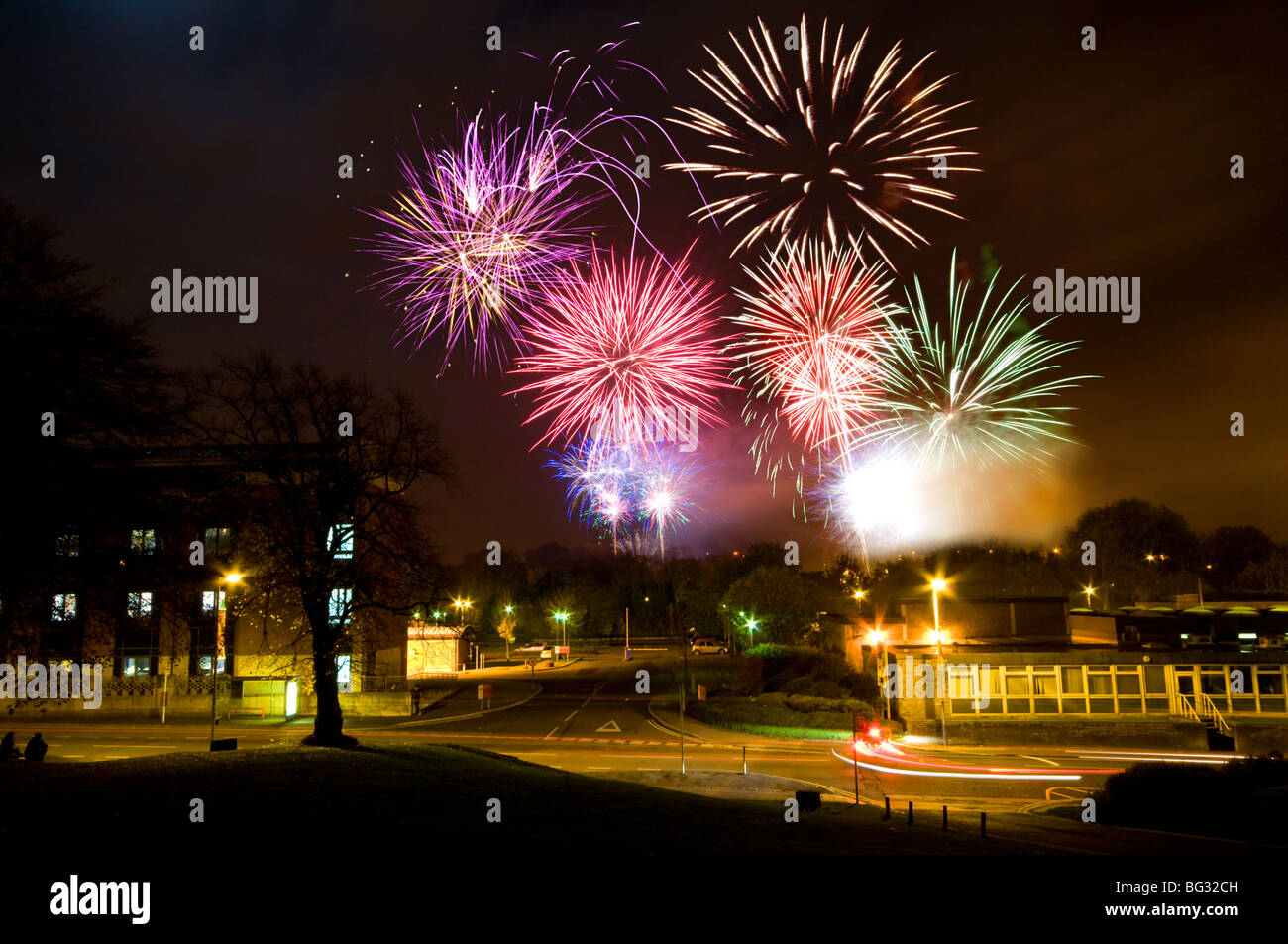 Starburst fireworks hires stock photography and images Alamy