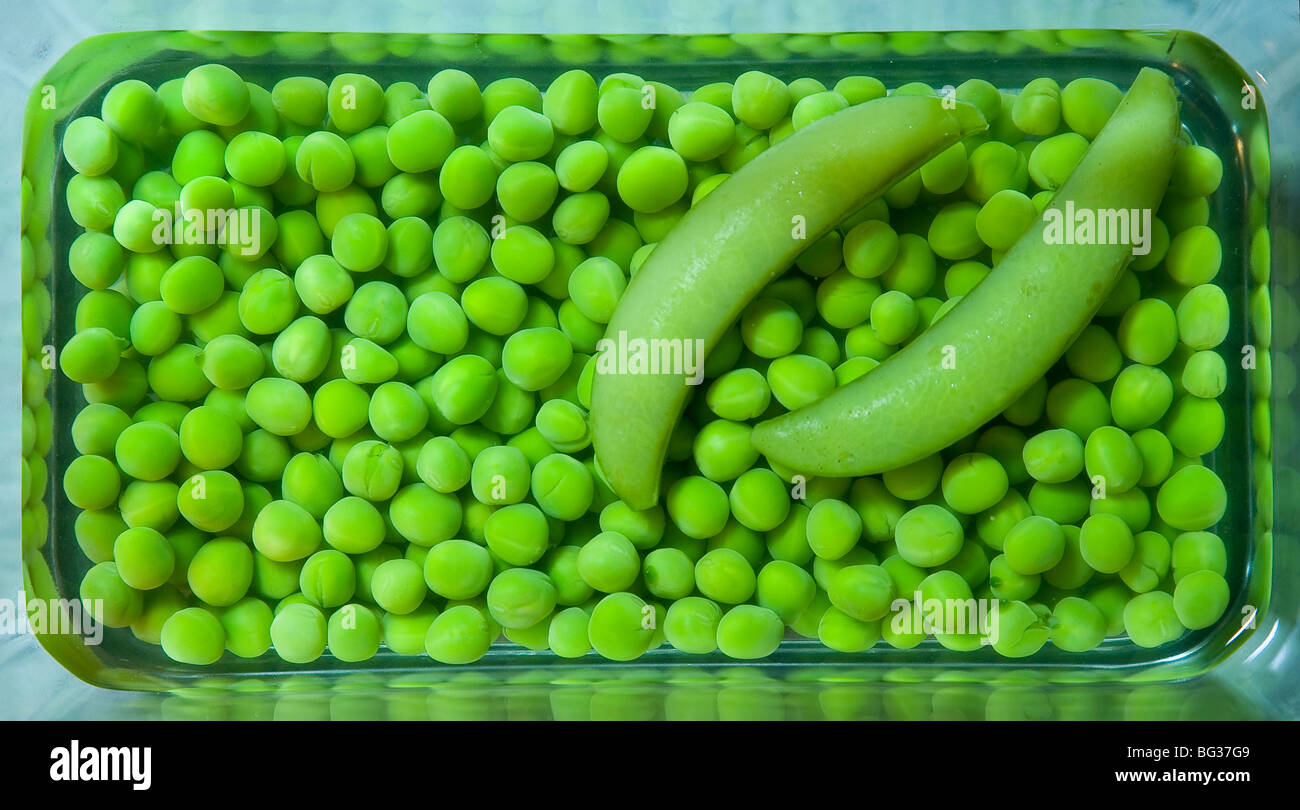 Pea pod hi-res stock photography and images - Alamy