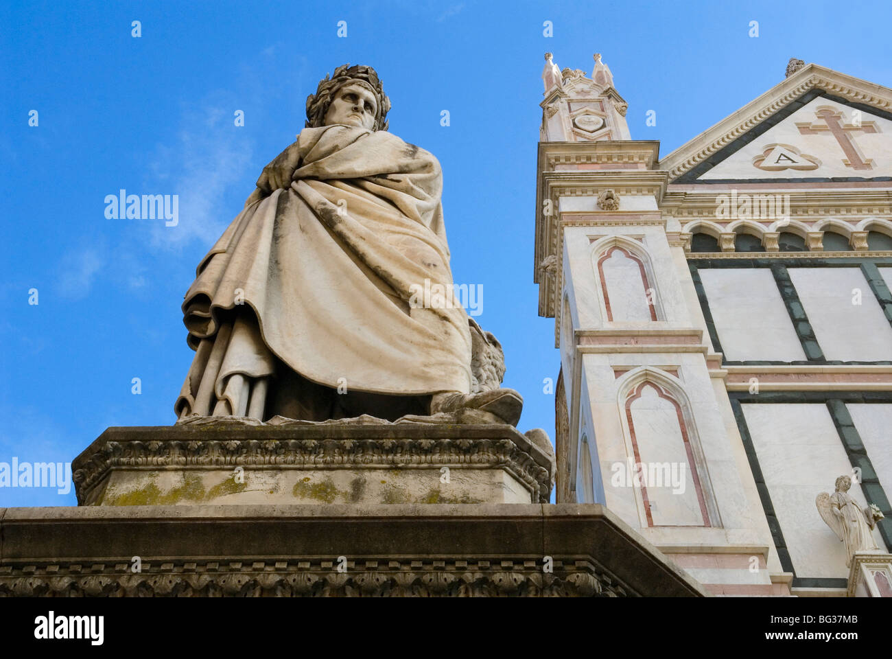 Statue of Dante Alighieri, Santa Croce, Florence (Firenze), UNESCO World Heritage Site, Tuscany, Italy, Europe Stock Photo