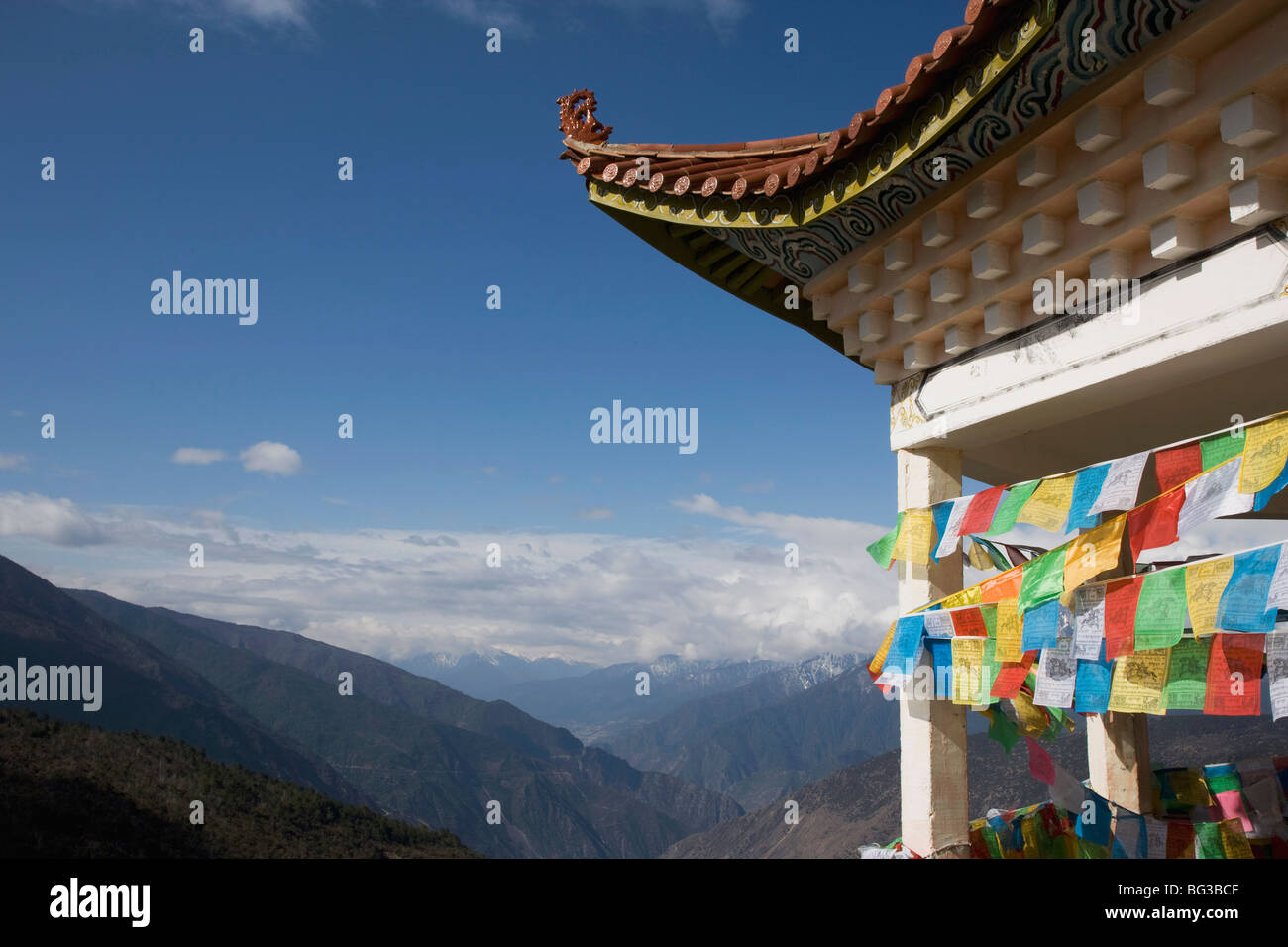 Buddhist stupa, Deqin, called Shangri-La, on the Tibetan Border, Shangri-La region, Yunnan Province, China, Asia Stock Photo