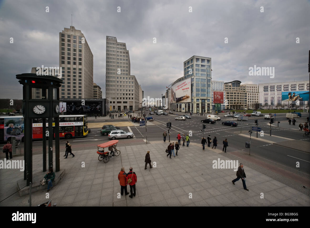 Berlin 09 Potsdamer Platz Traffic Lights 19 Ddr Germany Unified Stock Photo Alamy
