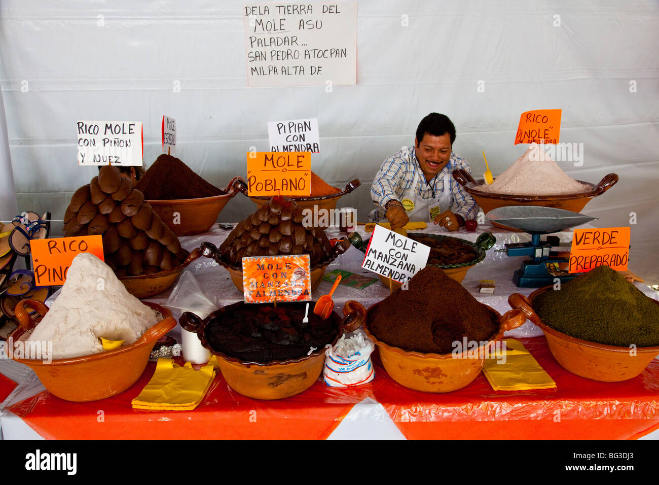 Vendor selling mole in Mexico City Stock Photo